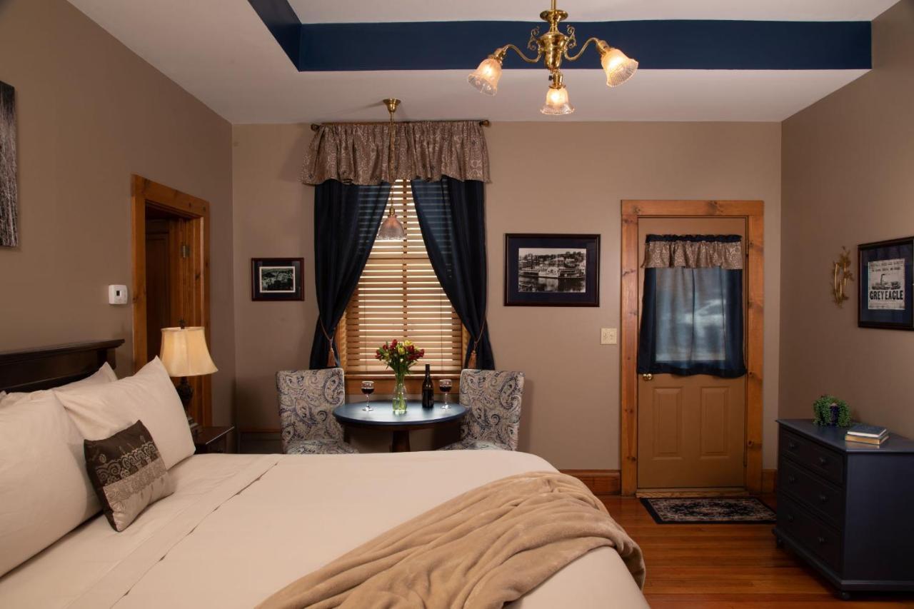 Riverboat Suites Galena Exterior photo