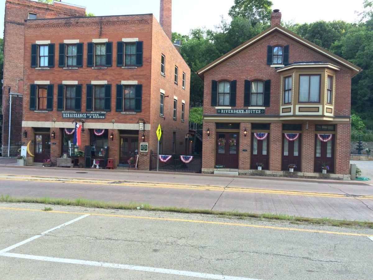 Riverboat Suites Galena Exterior photo